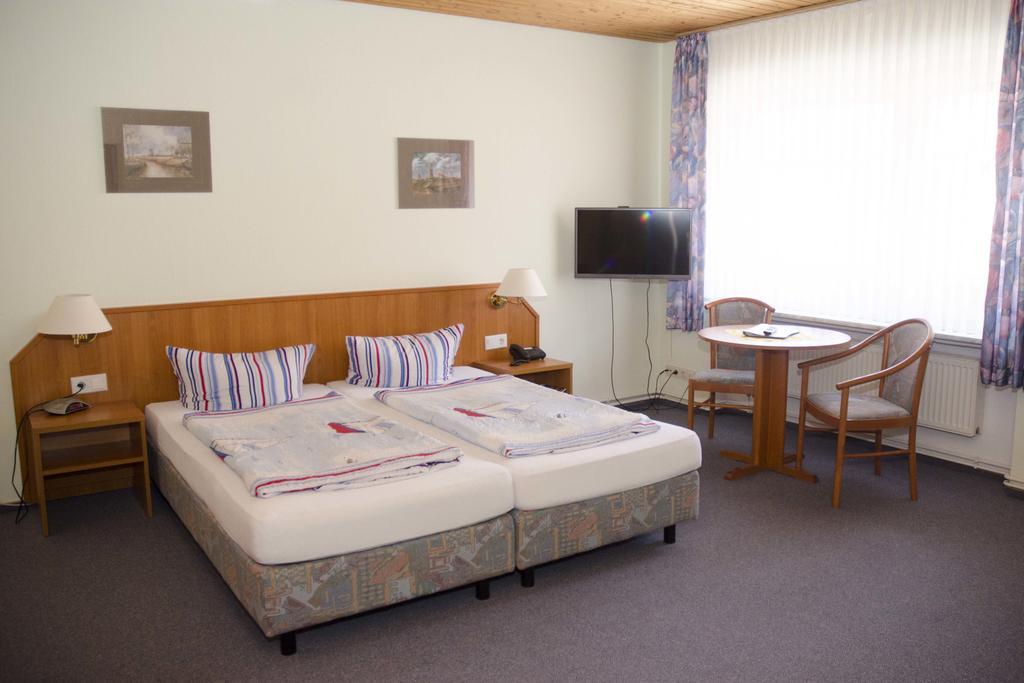 Hotel Zum Wikinger Neßmersiel Zimmer foto