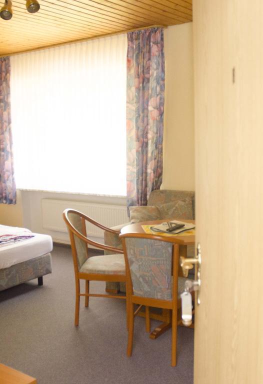 Hotel Zum Wikinger Neßmersiel Zimmer foto