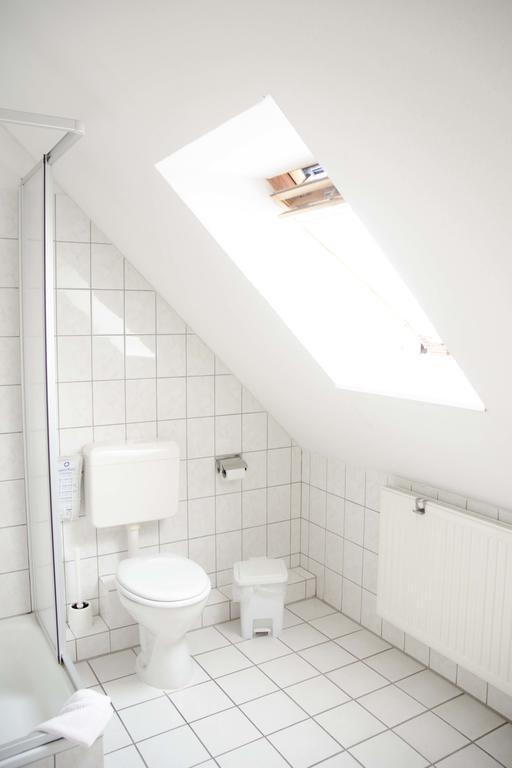 Hotel Zum Wikinger Neßmersiel Zimmer foto